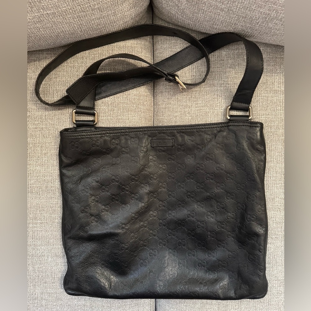 GUCCI Guccissima Black Leather Crossbody Unisex Bag